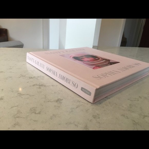 Pink coffee table book - Nasty Galaxy - Picture 2 of 7